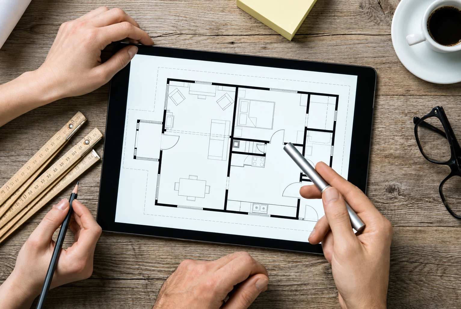 Digitale Hausplanung auf einem Tablet